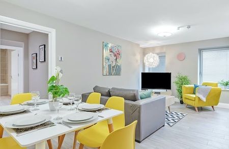 2 Bed Flat, Green Diamond, BN1 - Photo 3