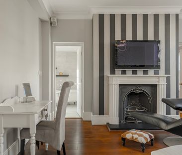 A handsome five-bedroom house in Wimbledon Village - Photo 6