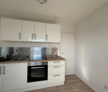 Appartement à louer 4 pièces 76.8m² - Photo 2