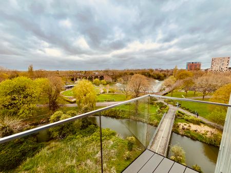 Century Tower, Shire Gate, Chelmsford - Photo 3