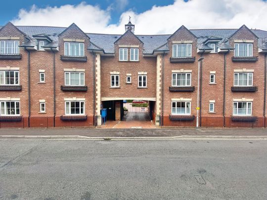 Magdalene Court, Taunton - Photo 1