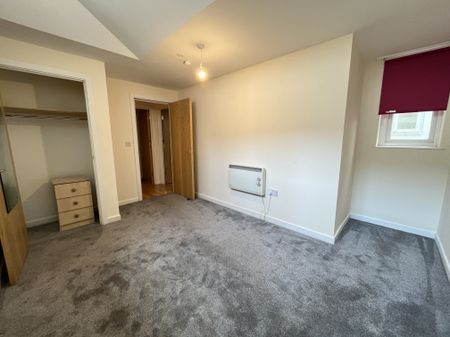1 bed apartment to rent in Westover Road, Bournemouth, BH1 - Photo 2
