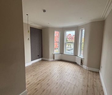 6 Bed End Terrace, Oxford Road, L20 - Photo 1