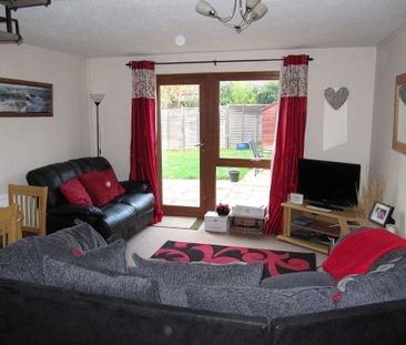 2 bedroom terraced house to rent - Photo 3