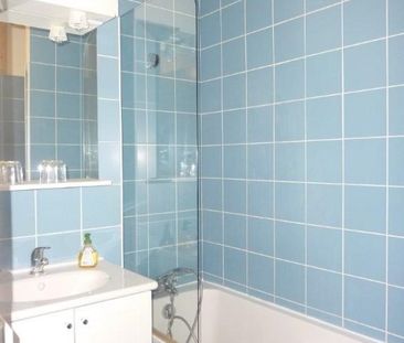 Location Appartement 3 pièces 54m² LA ROCHELLE 17000 - Photo 2