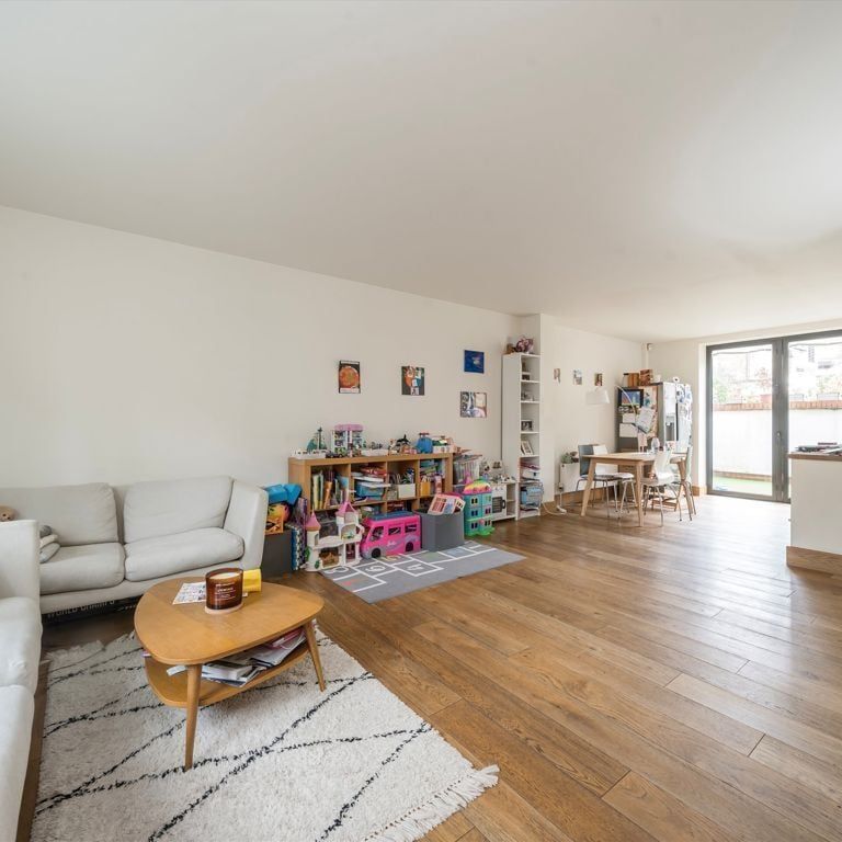 Upham Park Road, W4 1PG, London - Photo 1