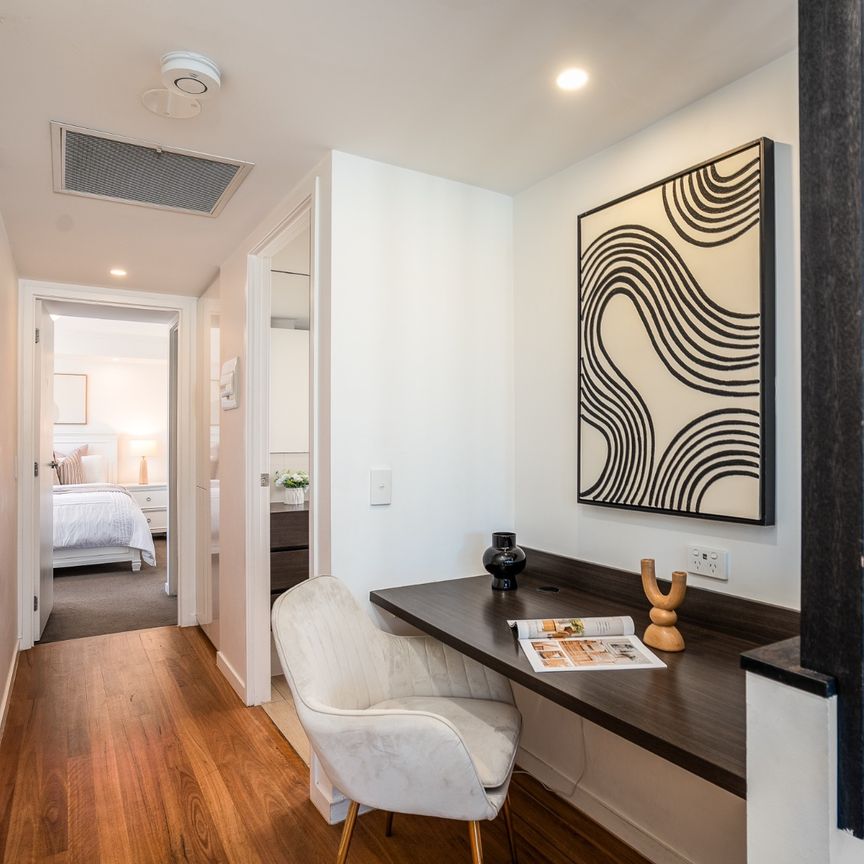 Furnished 2 Bed Apartment | Huge Balcony | Walk to UQ - Photo 1