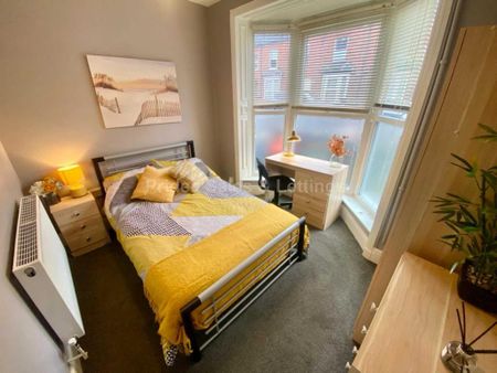 1 bedroom in a house share to rent - Photo 5