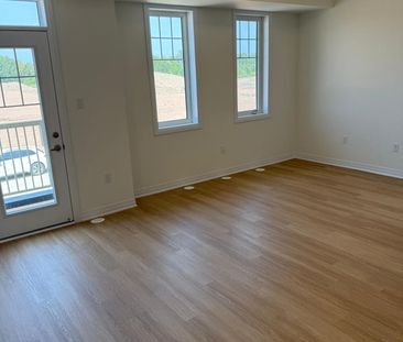 For Lease - 39 Gunnel Road, Welland, Ontario - Photo 5