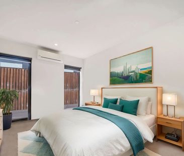 When Location is Priority - Westfield & Station at your Doorstep! - Photo 2