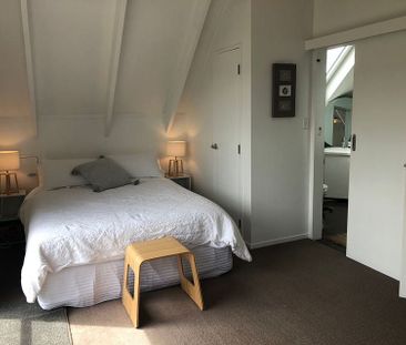 Cool home in Richmond Heights with great views - Photo 6