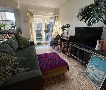 1 Bed Flat, Hackney, E9 - Photo 2