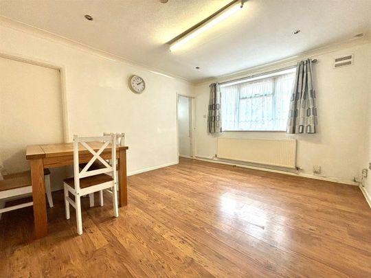 Masefield Lane, Hayes, UB4 - Photo 1