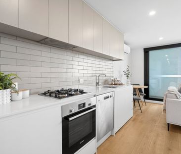 MODERN APARTMENT IN PERFECT LOCATION - Photo 4