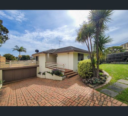 17 Gray Street, Doncaster, Vic 3108 - Photo 2