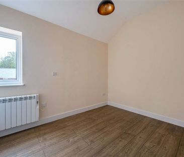 Two-bedroom barn cottage in rural Hamptworth, on the edge of the Ne... - Photo 1