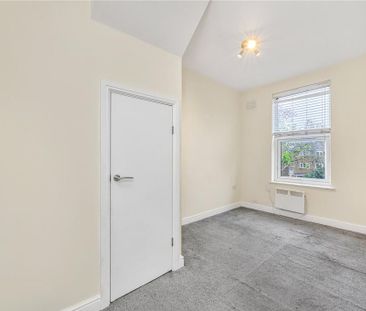 4 bedroom flat to rent - Photo 6