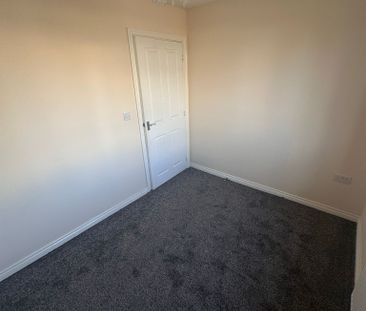 2 bedroom flat on Signalman Court, CV21 1FR area - Photo 1