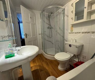 1 bedroom houseboat to rent - Photo 1