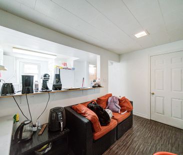 For Lease - 74 Bloomington Crescent, Toronto, Ontario - Photo 6