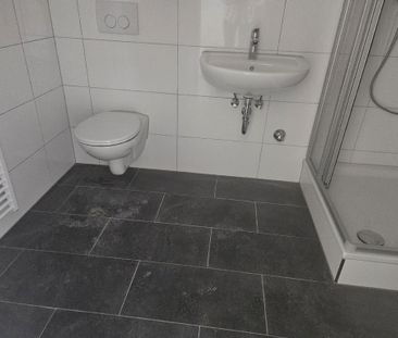 Modernisierte Dreiraumwohnung mit ca. 69 m² Wohnfläche und Balkon - Photo 3