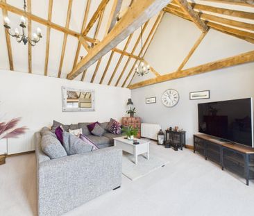 3 bedroom barn conversion to rent - Photo 1