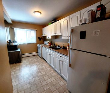 2 BEDROOM, 1 BATH, TOP FLOOR CONDO IN THE COMMUNITY OF BEVERLY HEIGHTS - Photo 2