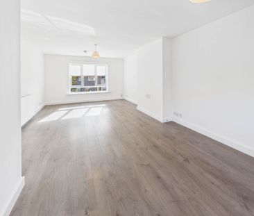 Price £1,195 pcm - Available Now - Unfurnished - Photo 3