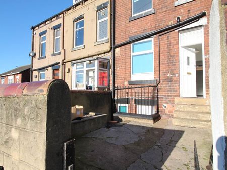 Silver Royd Hill (room 2), Armley, Leeds - Photo 4
