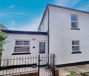 2 bedroom end of terrace house to rent - Photo 4