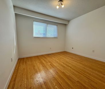 For Lease - 165 Aberdeen Avenue, Vaughan, Ontario - Photo 1