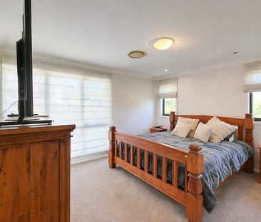 Exquisite and modern 3 bedroom home plus study - Photo 4