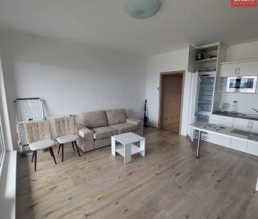 Pronájem zařízeného bytu 1+kk s lodžií v 5. NP, Olomouc, ul. Gen. Píky - Photo 1