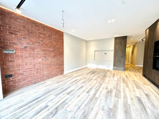 Totteridge Lane, Whetstone, North London, N20 - Photo 1