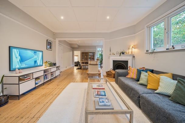 4 bedroom house to rent - Photo 1