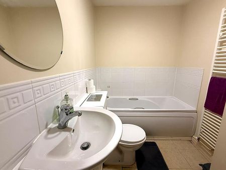 2 bedroom flat to rent - Photo 4