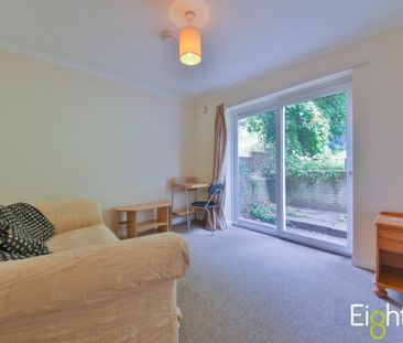 4 bedroom terraced house to rent - Photo 1