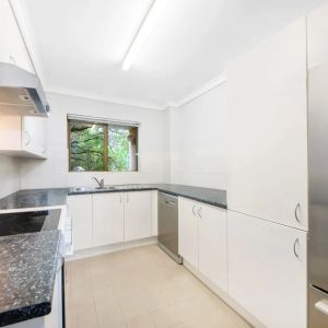 Refined Mosman Living with Resort-Style Amenities and Contemporary Finishes - Photo 2