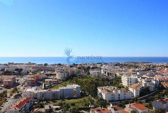 Apartamento T4 em Faro