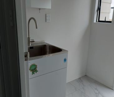 Modern, Fresh & Perfectly Positioned - Photo 1