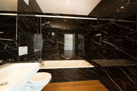 Moderne 2.5-Zimmer-Attikawohnung in grüner Oase - Willkommen in Ihrem neuen Zuhause! - Foto 2