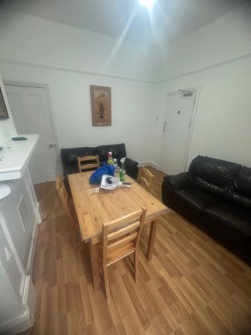 Room in a Shared Flat, Thornhill Road, B21 - Photo 2