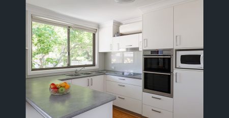 Well looked after, three-bedroom (plus study) family home (a must see!) - Photo 4