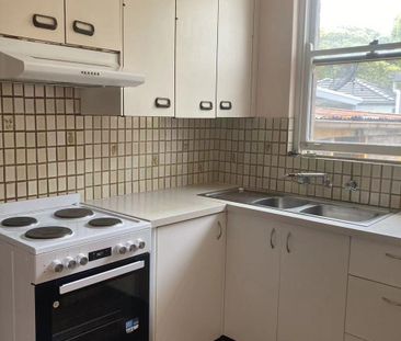 3-Bedroom Home with Front & Back Yard – Prime Hurstville Location - Photo 3