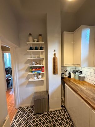 1 Bed Flat, Trinity Road, SW18 - Photo 1