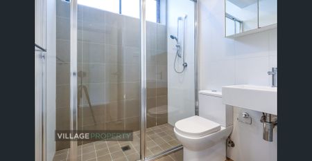 Superb Apartment With Two Balconies Next To Train Station And Shops - URBA - Photo 5