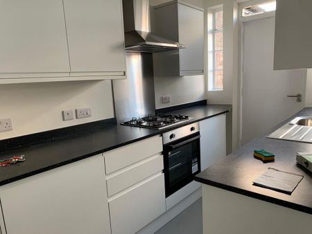 2 bedroom apartment to rent - Photo 3