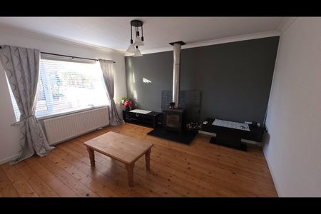 3 Bed Semi-Detached House, Harwill Grove, LS27 - Photo 3