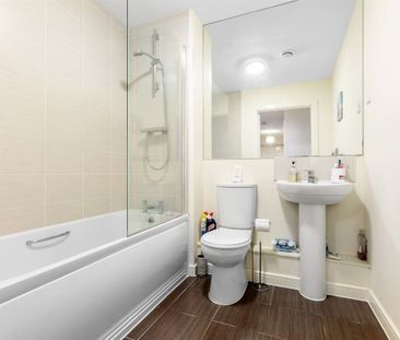 One Bedroom Flat to Rent in Morden - Photo 3