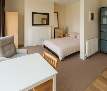 Studio to rent - Photo 1